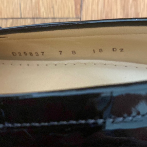 Cole Haan patent loafers size 7 - Picture 4 of 4